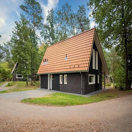 In Near Hoge Veluwe Park Chalet Beekbergen